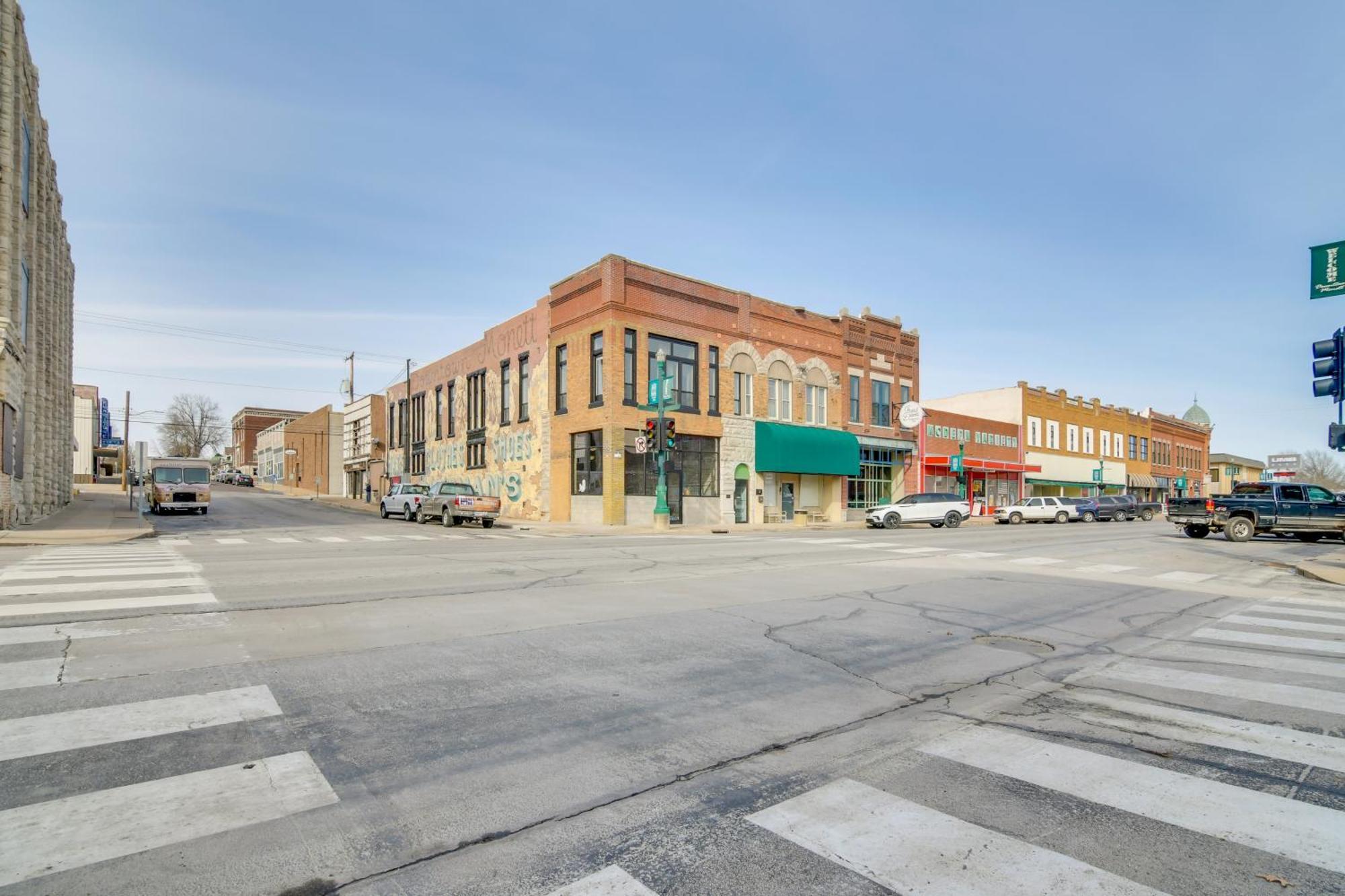 Dtwn Loft In The Heart Of Monett Pets Welcome! المظهر الخارجي الصورة